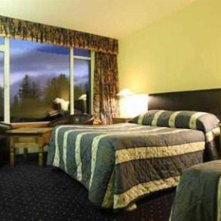 Connemara Gateway Hotel อูคเทอราร์ด ภายนอก รูปภาพ