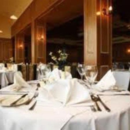 Connemara Gateway Hotel อูคเทอราร์ด ร้านอาหาร รูปภาพ