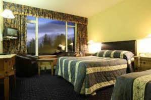 Connemara Gateway Hotel อูคเทอราร์ด ภายนอก รูปภาพ