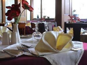 Connemara Gateway Hotel อูคเทอราร์ด ภายนอก รูปภาพ