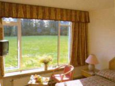 Connemara Gateway Hotel อูคเทอราร์ด ภายนอก รูปภาพ